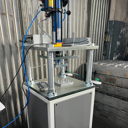 Hydro Pneumatic Sleev Pressing Machine